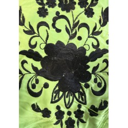 MANTONCILLO BORDADO PEQUEÑO