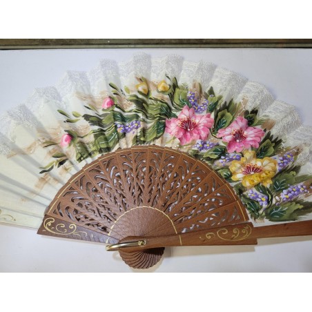 Abanico de Madera con puntilla